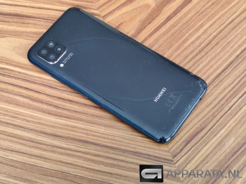 Huawei P40 Lite review - achterkant