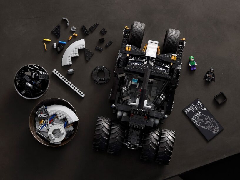 Lego DC Batman Batmobile kost je dik 200 euro