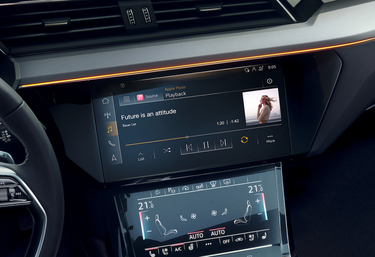 iPhone kan in broekzak blijven met Apple Music in je Audi